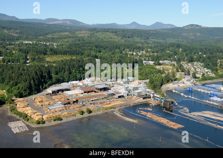 Opérations d'exploitation forestière, Ladysmith Harbour. Ladysmith, l'île de Vancouver, Colombie-Britannique, Canada. Banque D'Images