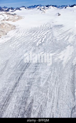 Domaine cravass sur un glacier dans la côte de la Colombie-Britannique Canada Mountaims Banque D'Images