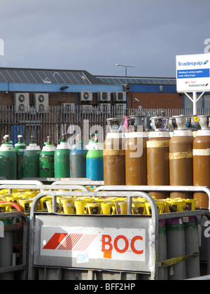 Des bouteilles de gaz à l'entrepôt de stockage de gaz BOC au Royaume-Uni. Banque D'Images