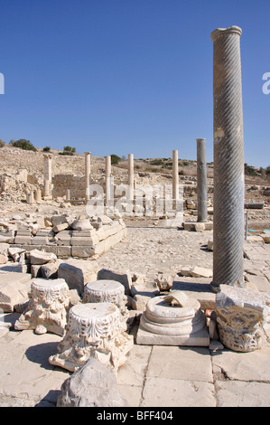 Des colonnes de marbre, l'Agora antique, Amathos, Ayios Tykhonas, Limassol, Chypre District Banque D'Images