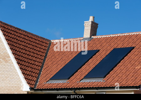 Chambre avec panneaux solaires intégrés Banque D'Images