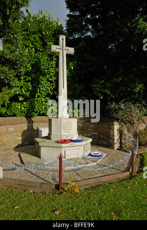 Village War Memorial, Caythorpe, Lincolnshire, Angleterre. Banque D'Images