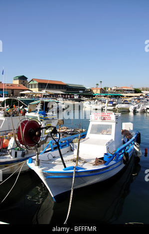 Bateaux de pêche dans le port de Paphos, Paphos, Paphos, Chypre de District Banque D'Images