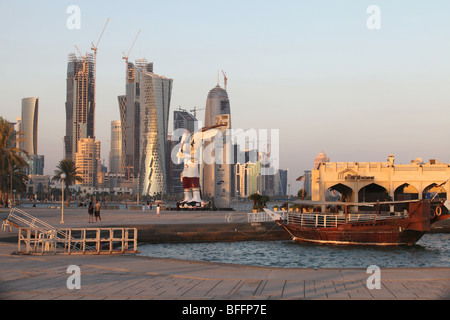 Vue de la Corniche, Doha, Qatar, au coucher du soleil, le 14 novembre 2009 Banque D'Images