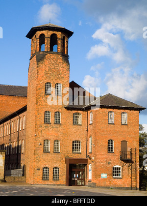 Le moulin à soie sur rue en plein centre-ville de Derby, Derbyshire, Angleterre, Royaume-Uni Banque D'Images