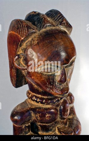 Mvai Fang (Gabon,Rio Muni) statuette en bois Banque D'Images