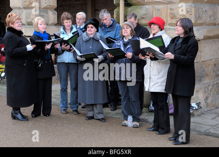 Théâtre musical de Matlock carol singers Banque D'Images