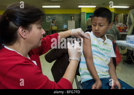 H1N1 le vaccin contre la grippe à un NYC Le ministère de la Santé la clinique de vaccination à New York Banque D'Images