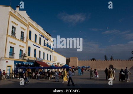 Place Moulay Hassan, de la place principale d'Essaouira, une ville du 7ème siècle avec une forteresse du 18ème siècle sur la côte atlantique du Maroc Banque D'Images