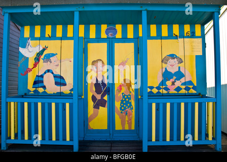 Colorés colorés, des huttes en bord de mer, à Sutton sur Lincolnshire. Banque D'Images