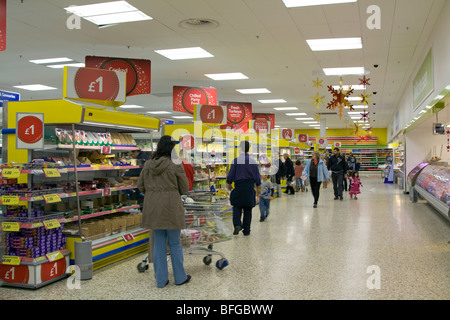 Extra Tesco Superstore - Watford - Hertfordshire Banque D'Images