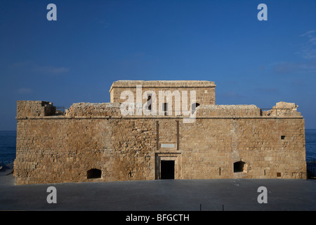 Kato Paphos fort médiéval avec une scène construite autour de l'avant port république de Chypre Europe Banque D'Images
