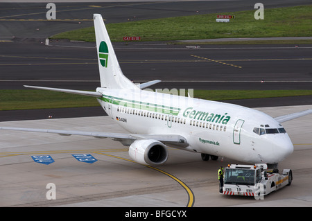 Germania Airlines Boeing 737, avion de l'Aéroport International de Düsseldorf, Allemagne. Banque D'Images