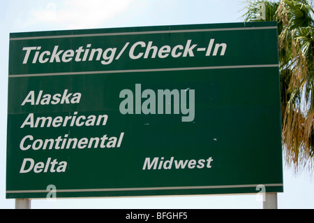 Billetterie/aéroport & à la John Wayne Orange County Airport. Banque D'Images