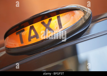 London taxi sign, Close up Banque D'Images