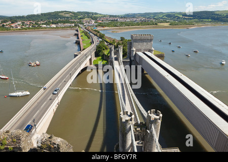 Les ponts sur l'estuaire de la rivière Conwy à Conwy (Conway) Vue du château, Conwy, Pays de Galles Banque D'Images