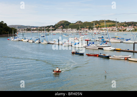 À l'échelle de l'estuaire de Conway à Deganwy de Conwy, Pays de Galles Banque D'Images