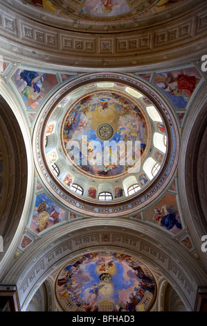 Intérieur de la basilique néo-classique, Eger Hongrie Banque D'Images