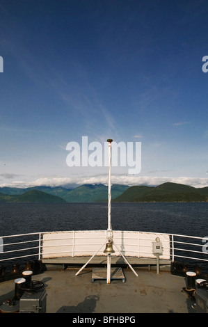 La vue de l'Earl's Cove - Saltery Bay Ferry sur la Sunshine Coast, en Colombie-Britannique. Banque D'Images