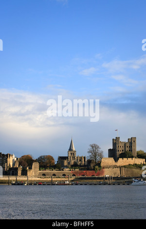 La cathédrale de Rochester, château et vue sur la rivière Medway, Kent, Angleterre. Banque D'Images