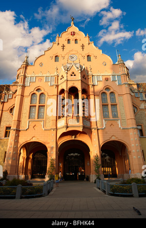 L'Art Nouveau (Groupe Sezession) City Hall Conçu par Odon Lechner avec carreaux Zolnay, Hongrie Kecskemet Banque D'Images