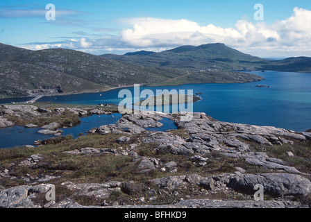 À l'île de vatersay vue vers Barra et nouveau causeway Western Isles Hébrides extérieures en Écosse uk go Banque D'Images