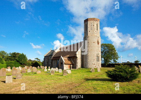 La Norfolk tour ronde traditionnelle de l'église St Mary Cromer sur un bel été. Banque D'Images