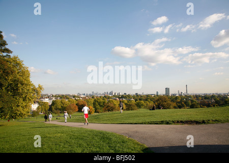 Vue depuis le haut de Primrose Hill à la recherche vers le centre de Londres, UK Banque D'Images