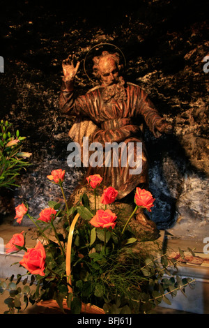 Israël, Haifa, une statue d'Élie dans la crypte de la carmélite Stella Maris Monastery sur le Mont Carmel Banque D'Images