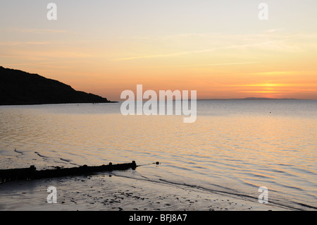 Coucher de soleil sur Totland Bay Île de Wight Isle of Wight Hampshire England UK GO Banque D'Images