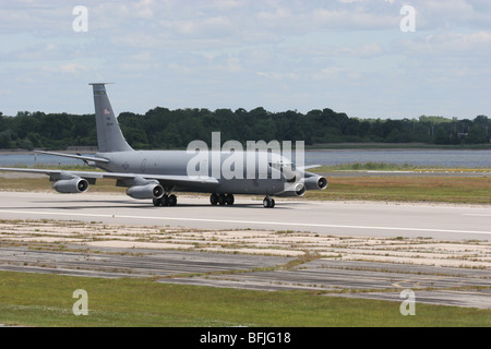 Un KC-135 de la Garde nationale du New Jersey à l'aéroport de l'état des terres Quonset à North Kingstown, Rhode Island. Banque D'Images