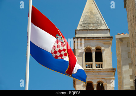 Drapeau national croate, Supetar port, Venise, Italie Banque D'Images