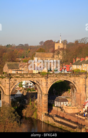 Viaduc Ferroviaire sur la rivière Nidd, Knaresborough, North Yorkshire, Angleterre, Royaume-Uni. Banque D'Images