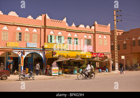 AGDZ, MAROC - ville dans la vallée du Draa. Banque D'Images