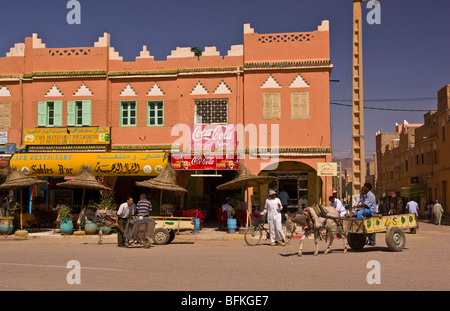 AGDZ, MAROC - ville dans la vallée du Draa. Banque D'Images