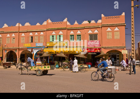 AGDZ, MAROC - ville dans la vallée du Draa. Banque D'Images