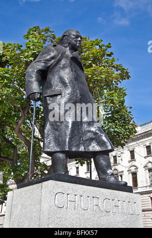 La place du Parlement ; Londres ; Statue de Sir Winston Churchill ; septembre 2OO9 Banque D'Images