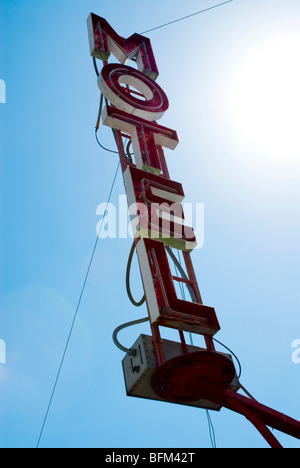 Motel sign dans la petite havane, Miami, Floride USA Banque D'Images