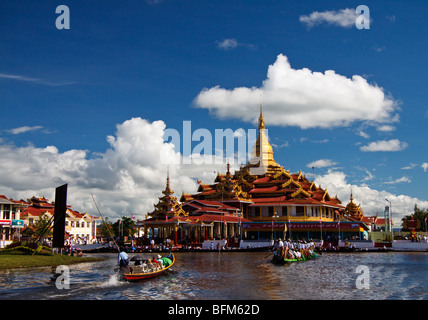 Temple de la pagode Phaung Daw Oo au Lac Inle, Myanmar Banque D'Images