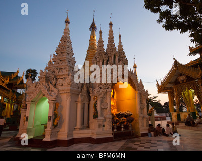 La Pagode Shwedagon à Yangon Banque D'Images