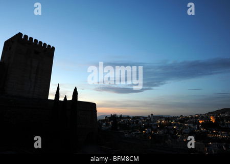 Vue de l'Alhambra à l'Alcazaba et de l'Albaicin de Grenade, Grenade. Andalousie, Espagne Banque D'Images