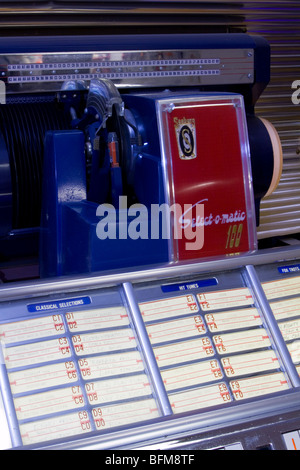 Meubles anciens, vintage des années 50 juke-box Seeburg music player Banque D'Images