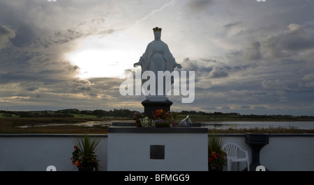 La sculpture de Notre Dame, Lady's Island, dans le comté de Wexford, Irlande Banque D'Images