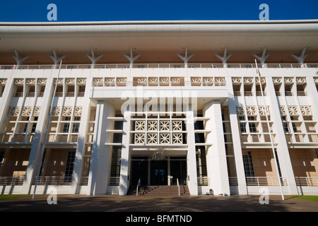 L'Australie, Territoire du Nord, Darwin. La Maison du Parlement du Territoire du Nord, connu localement comme le gâteau de mariage. Banque D'Images