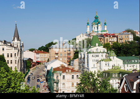 L'Ukraine, Kiev, l'église St Andrews (1754 par Bartelomeo Rastrelli) sur Andrews (Andriyivsky décent Uzviz) Banque D'Images