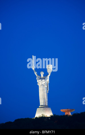 L'Ukraine, Kiev, Rodina Mat, Nations Unies Mère Défense de la patrie monument (la Dame de fer), Musée de la Grande Guerre Patriotique Banque D'Images