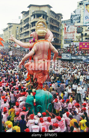 Ganesh festival ; Ganesha idol procession ; Bombay ; Mumbai ; Maharashtra ; Inde ; Asie Banque D'Images