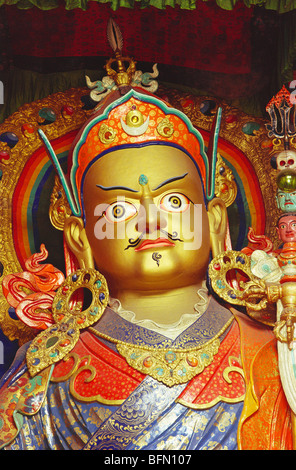 SSK 61089 : Statue de Bouddha en 2 ème à Padma Sambhava Hemis Gompa construit en 17 ème siècle ; Leh ; Jammu-et-Cachemire en Inde ; Banque D'Images