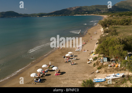 La Grèce. Zakynthos. Zante. Île grecque. Octobre. Voir l'ouest le long de la plage de Kalamaki à Laganas. Banque D'Images