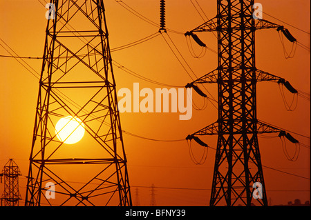 Tour de transmission ; ligne électrique ; transmission électrique ; bombay ; mumbai ; maharashtra ; Inde ; asie Banque D'Images